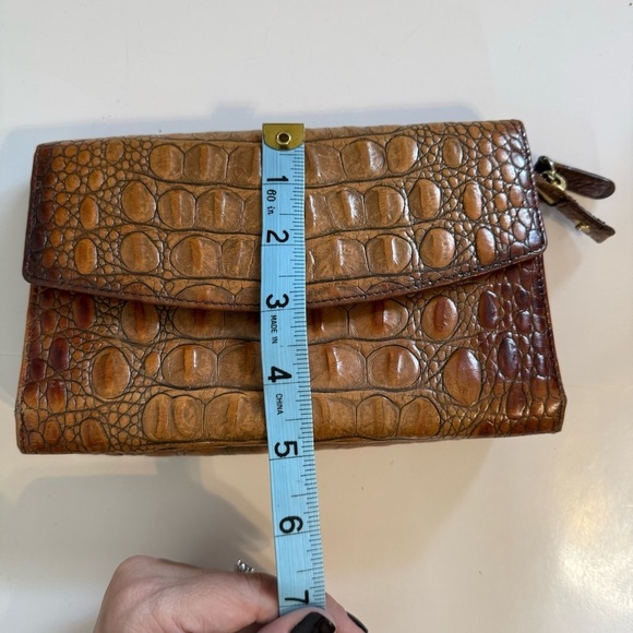 Brahmin Tan Brown Crocodile Embossed Vintage Bifold Purse Bag Clutch Wallet - Picture 10 of 11